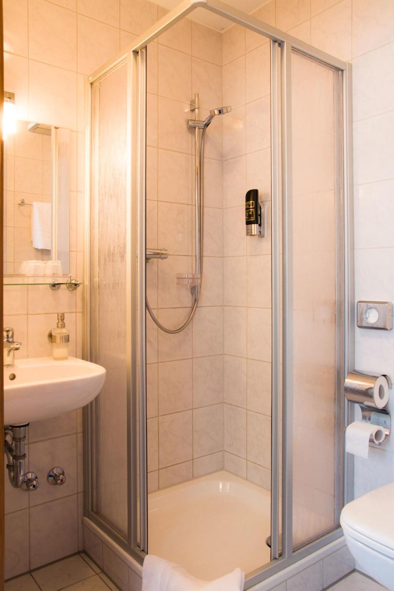 Gaestehaus Zur Kurve Zirndorf Camera foto