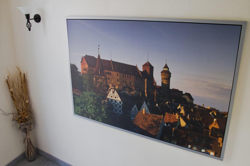 Gaestehaus Zur Kurve Zirndorf Esterno foto