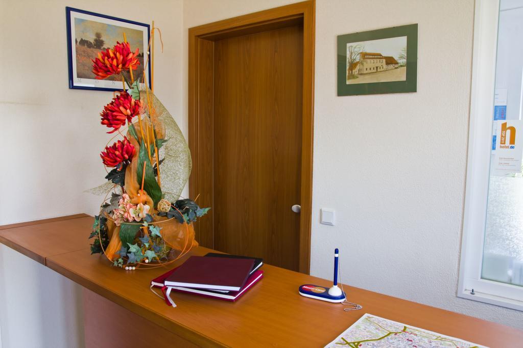 Gaestehaus Zur Kurve Zirndorf Esterno foto