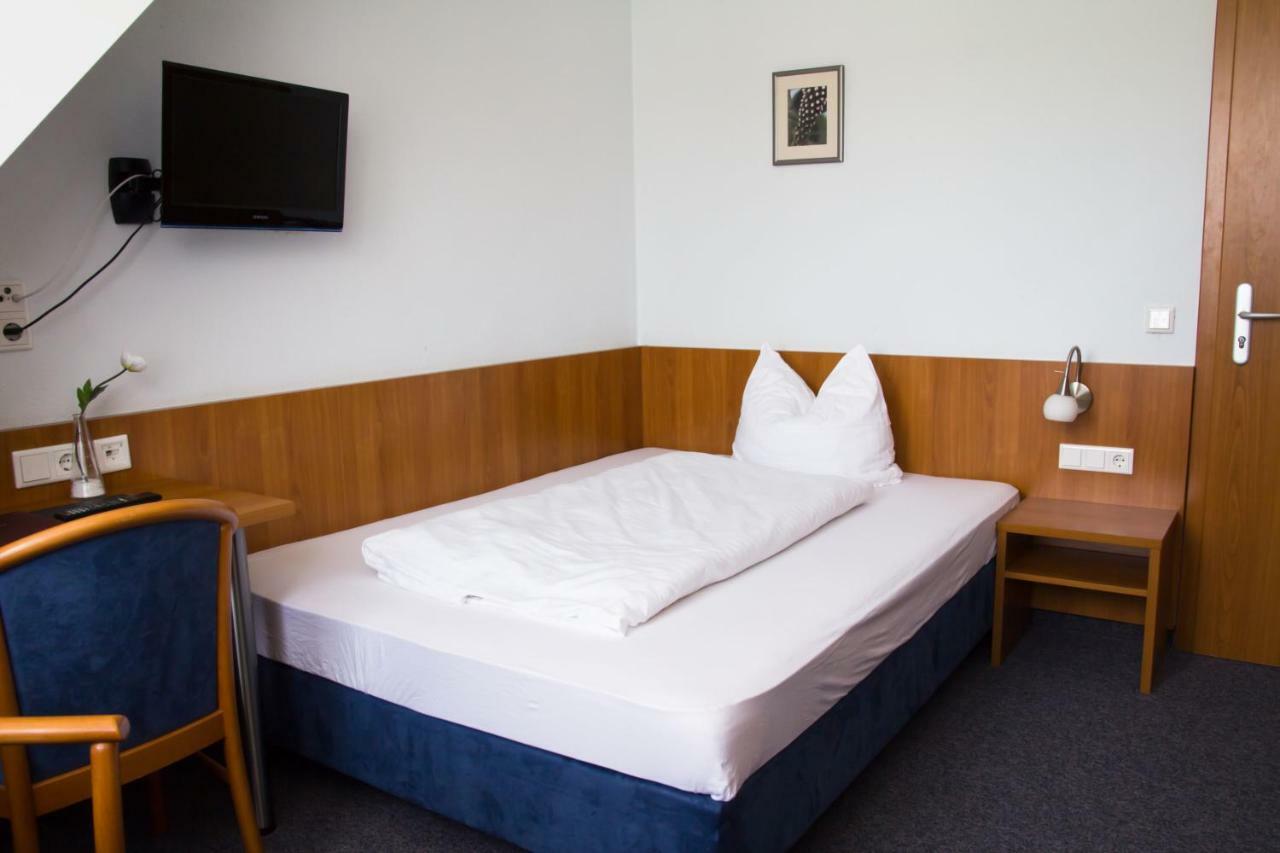 Gaestehaus Zur Kurve Zirndorf Esterno foto
